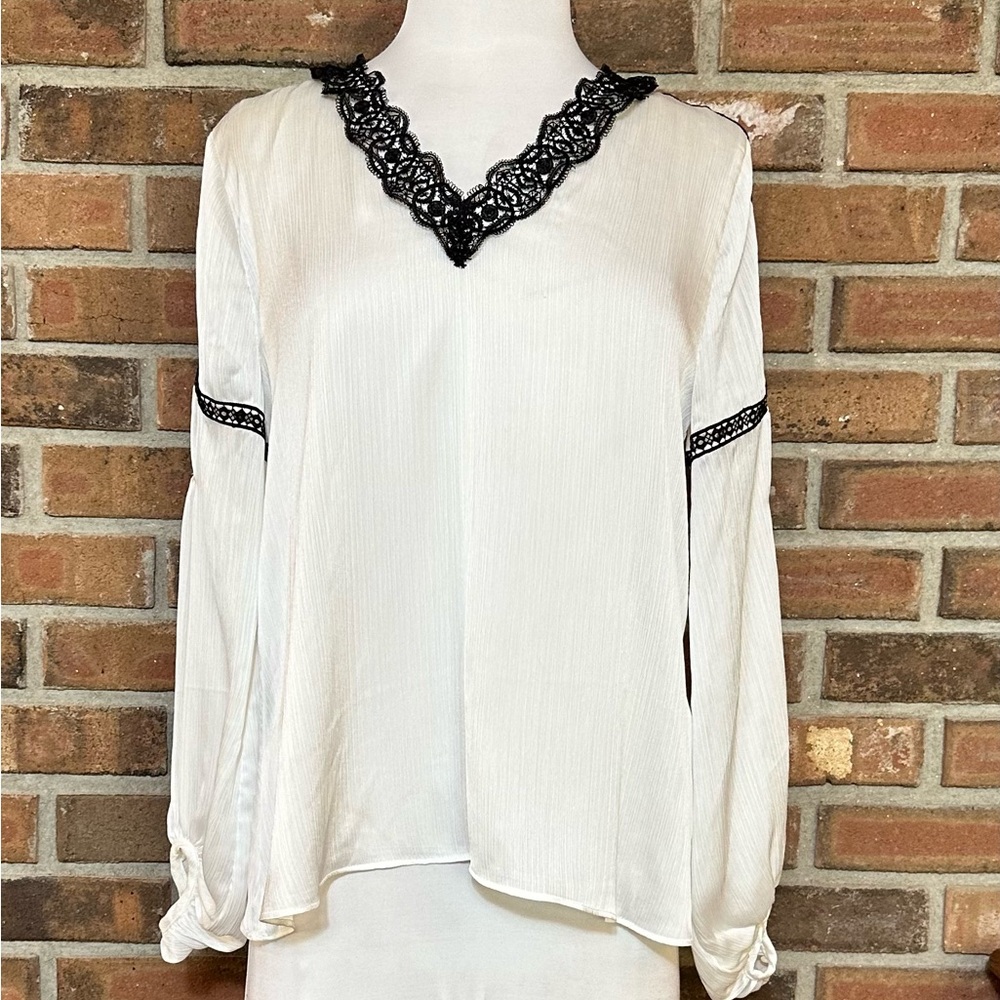 Laundry By Shelli Segal Size XS White Balloon Cinched Sleeve Blouse